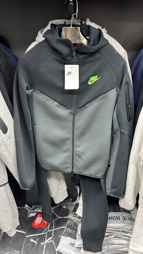 мужской спортивный костюм